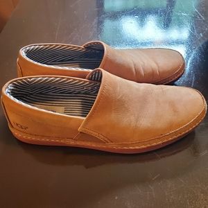 UGG 9M Leather Slip Ons